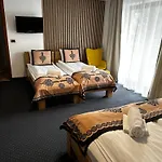Dw Szarotka Bed & Breakfast 3*