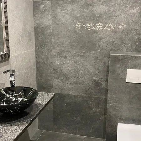 Dw Szarotka Apart Otel 4*
