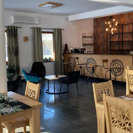 Dw Szarotka 住宿加早餐酒店 3*