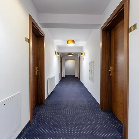 Dw Szarotka Bialka Tatrzanska