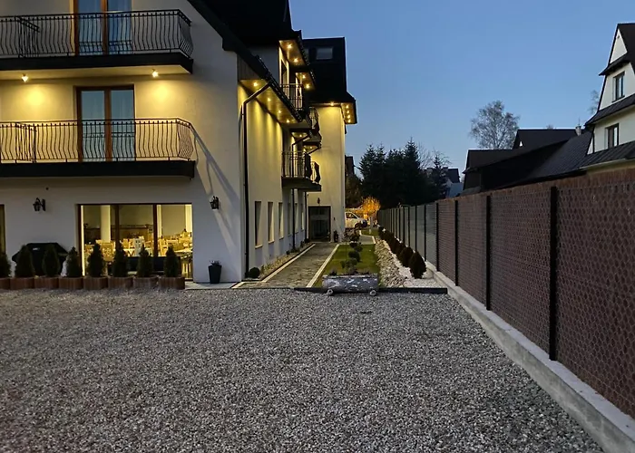 Nocleg ze śniadaniem Dw Szarotka 3*