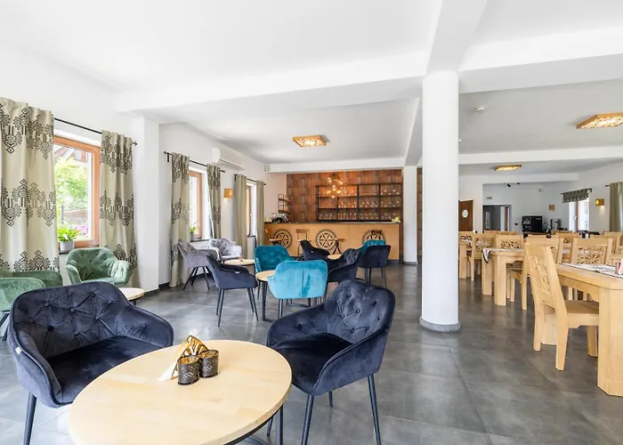 Nocleg ze śniadaniem Dw Szarotka 3*