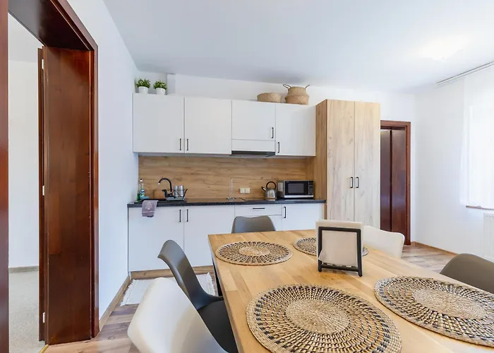 Dw Szarotka Nocleg ze śniadaniem 3*