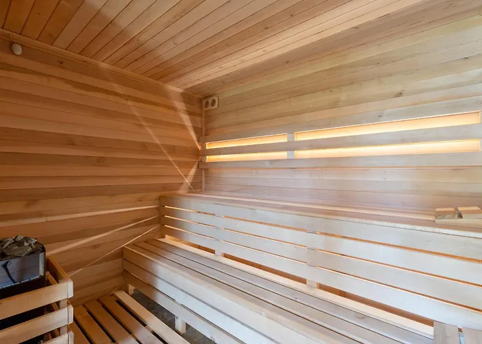 Nocleg ze śniadaniem Dw Szarotka 3*