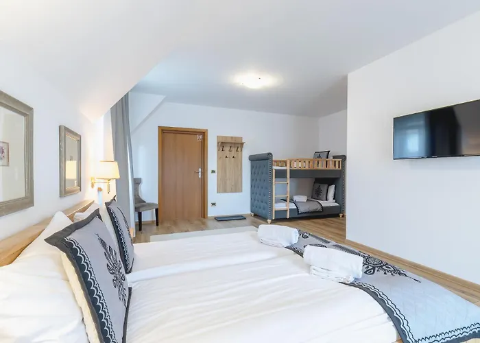 Dw Szarotka Nocleg ze śniadaniem 3*