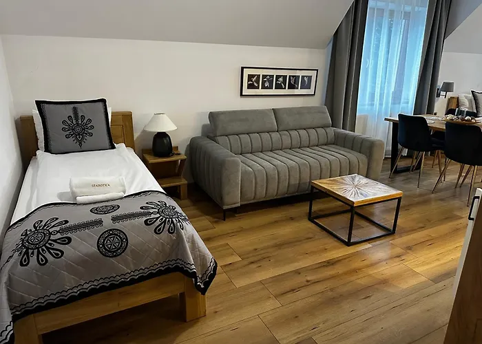 Nocleg ze śniadaniem Dw Szarotka 3*